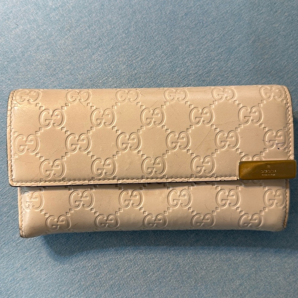 White Gucci Wallet